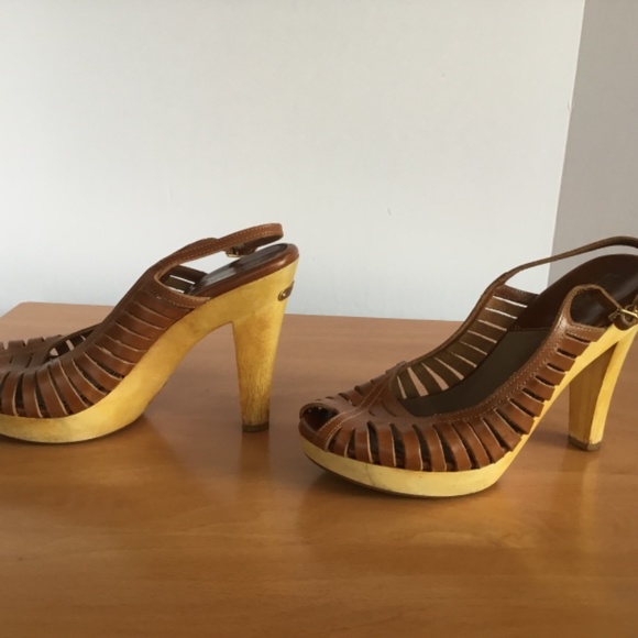 Michael Kors MK WOOD BROWN LEATHER PLATFORM SANDALS - Picture 3 of 8